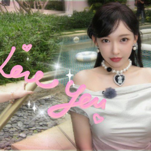 Latest photo of Cheng Xiao