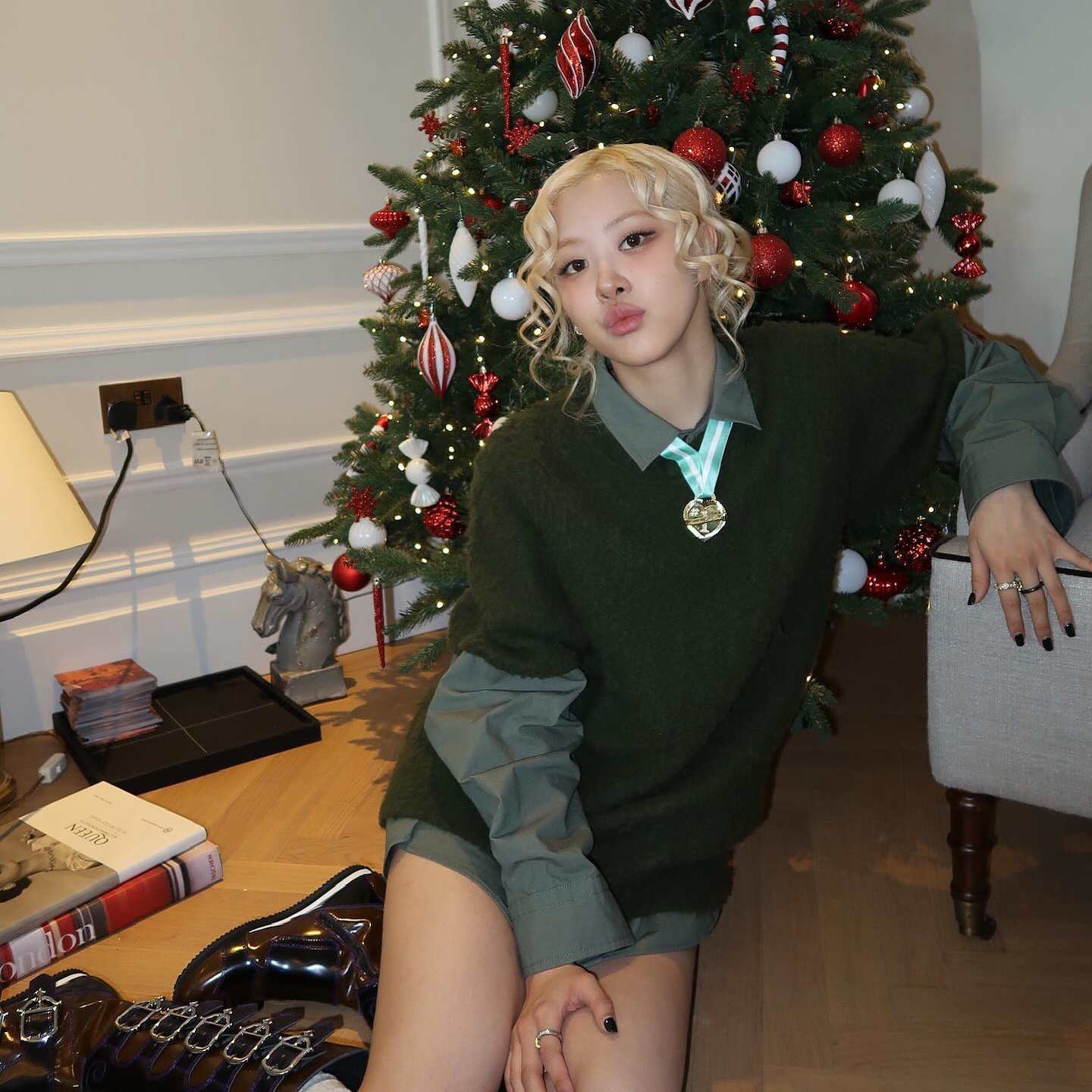 Behind-the-scenes cut of ROSÉ (BLACKPINK)