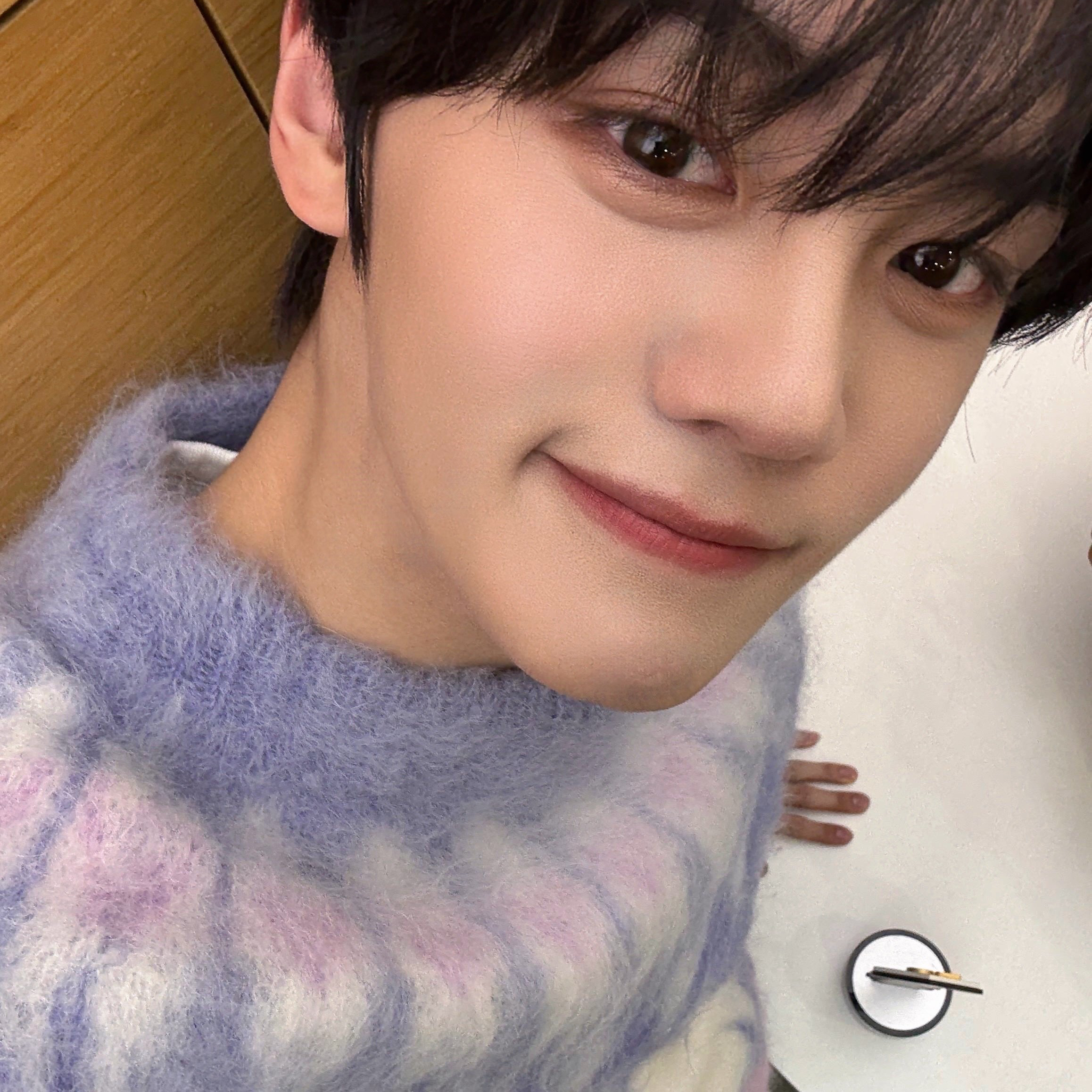 Latest photo of Kim Gyuvin (ZEROBASEONE)