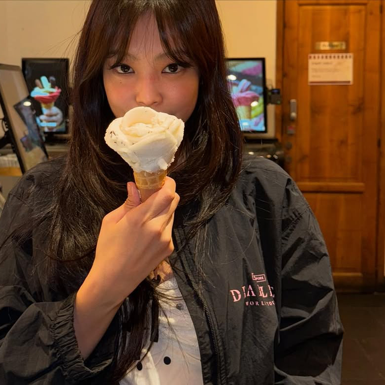 Recent activity shot of Jennie (BLACKPINK)