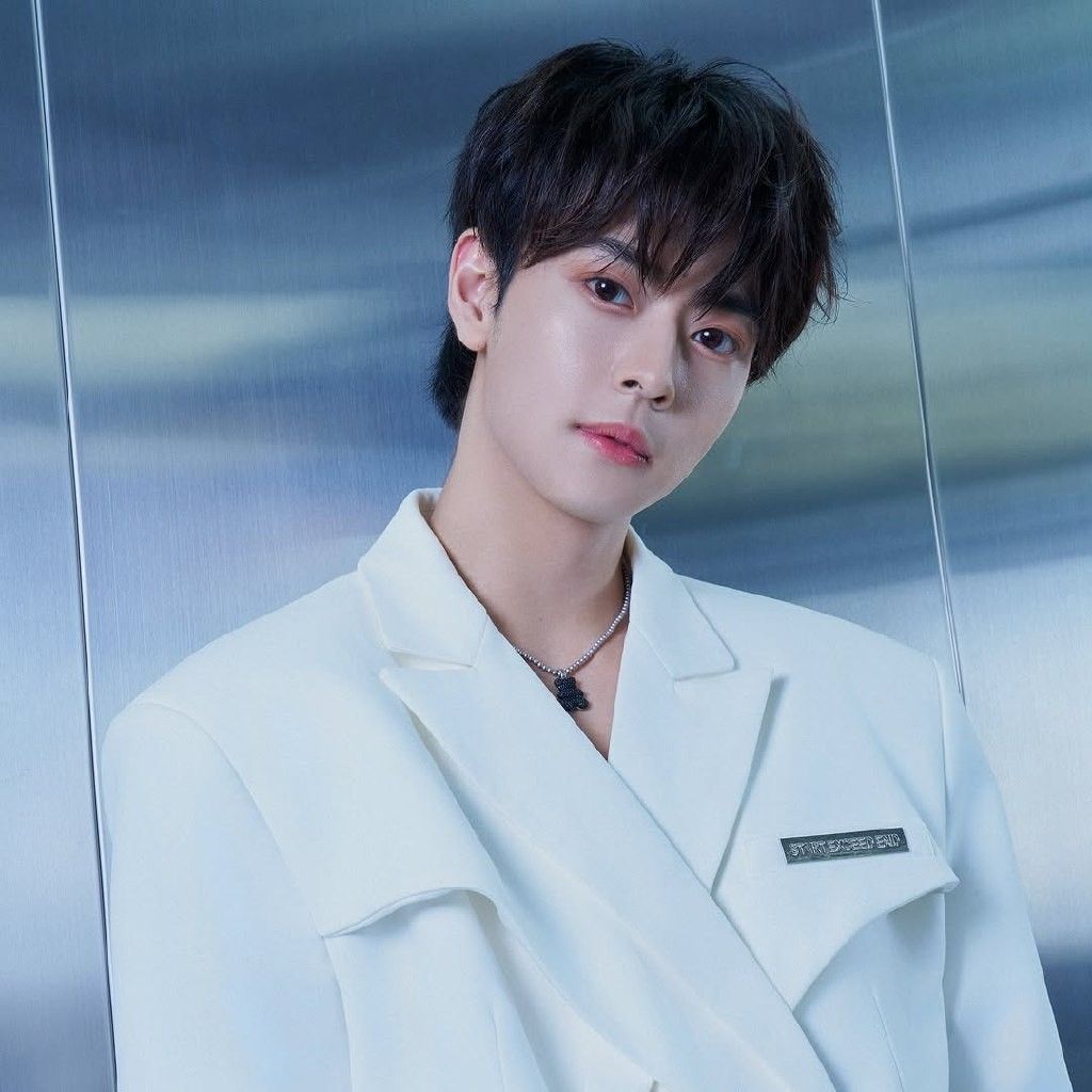 Recent activity shot of Xue Jun (SEVEN TO EIGHT)