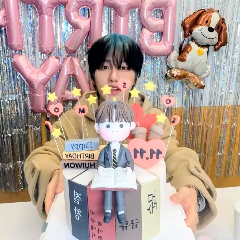 Foto terbaru Huiwon (n.SSign)