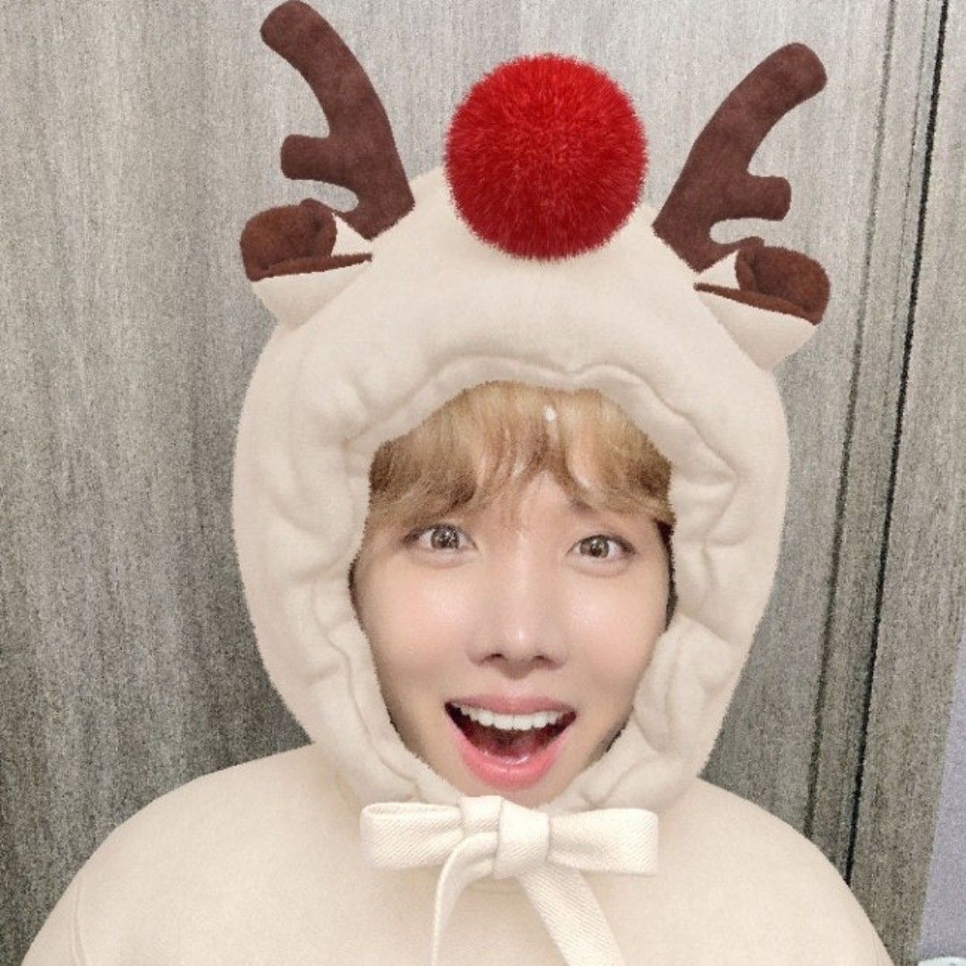 제이홉 (방탄소년단)의 최신 사진