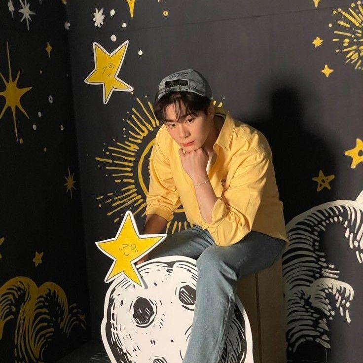 Behind-the-scenes cut of Moonbin (ASTRO)