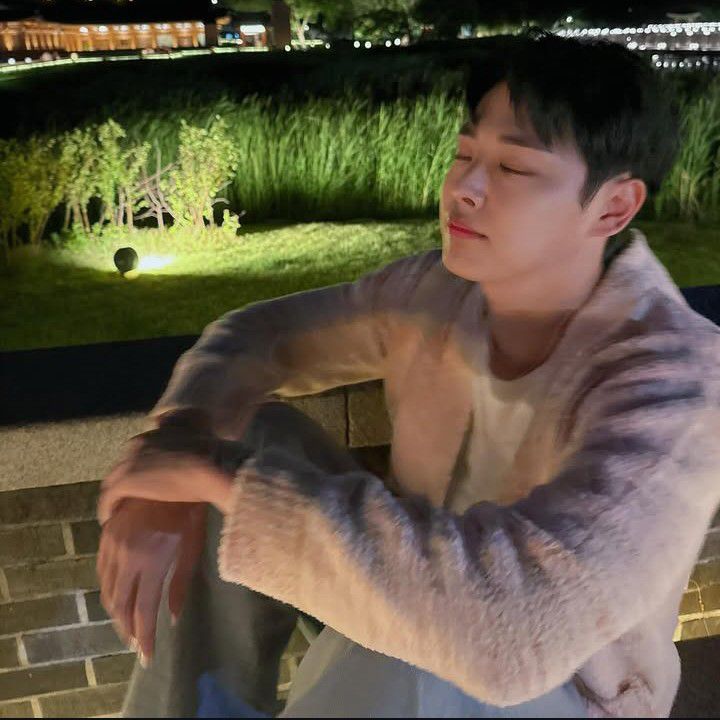 Behind-the-scenes cut of Choi Byungchan