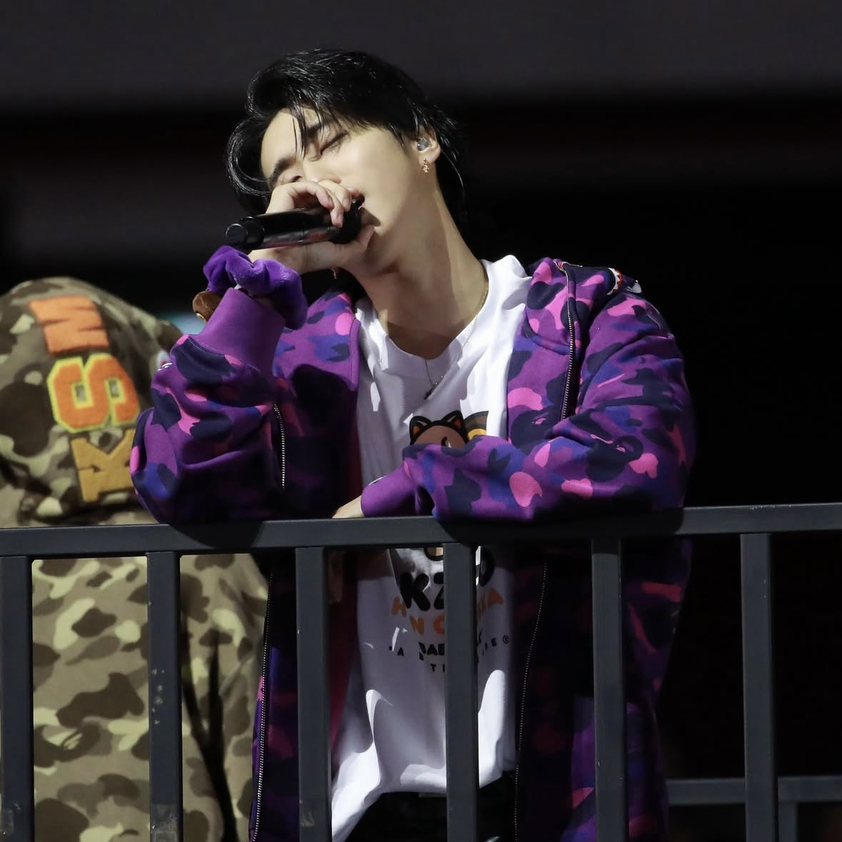 Behind-the-scenes cut of Stray Kids