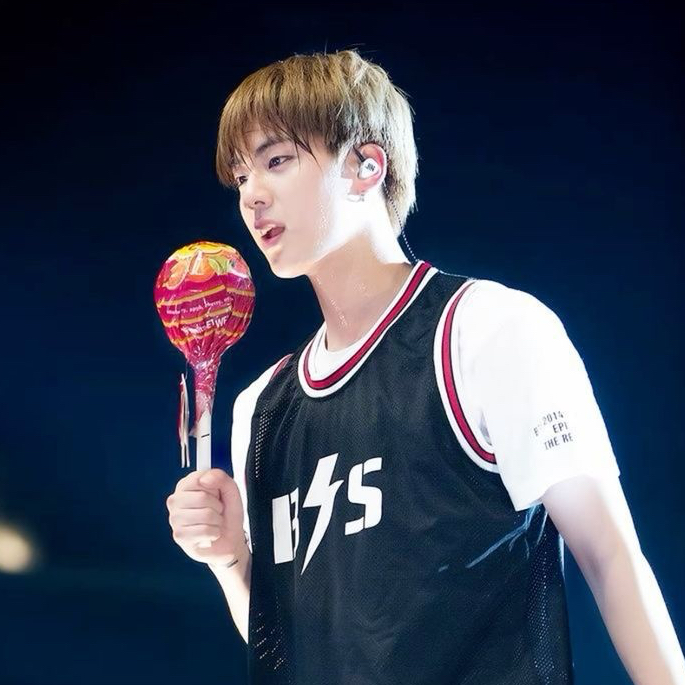 진 (방탄소년단) 최근 활동샷