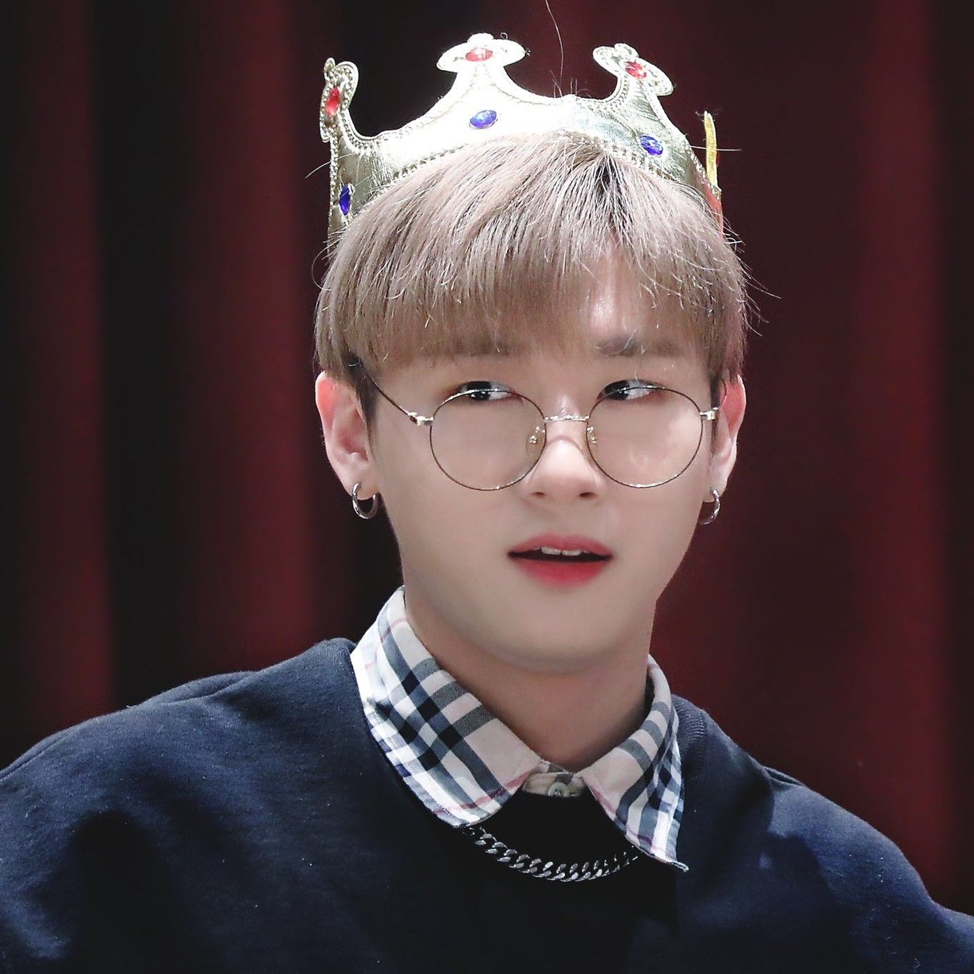 A moment captured by MONSTA X's fan