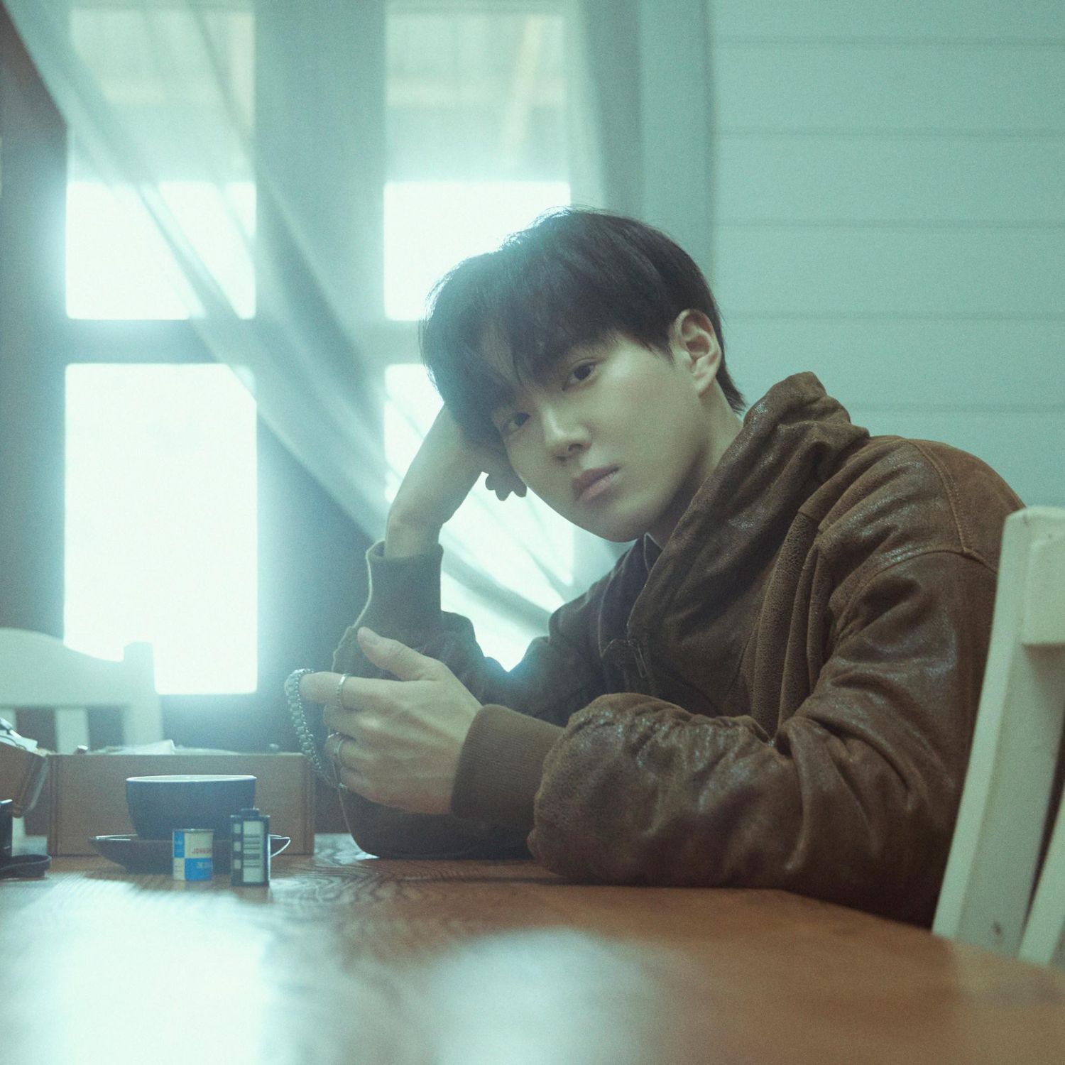 Behind-the-scenes cut of Suho (EXO)