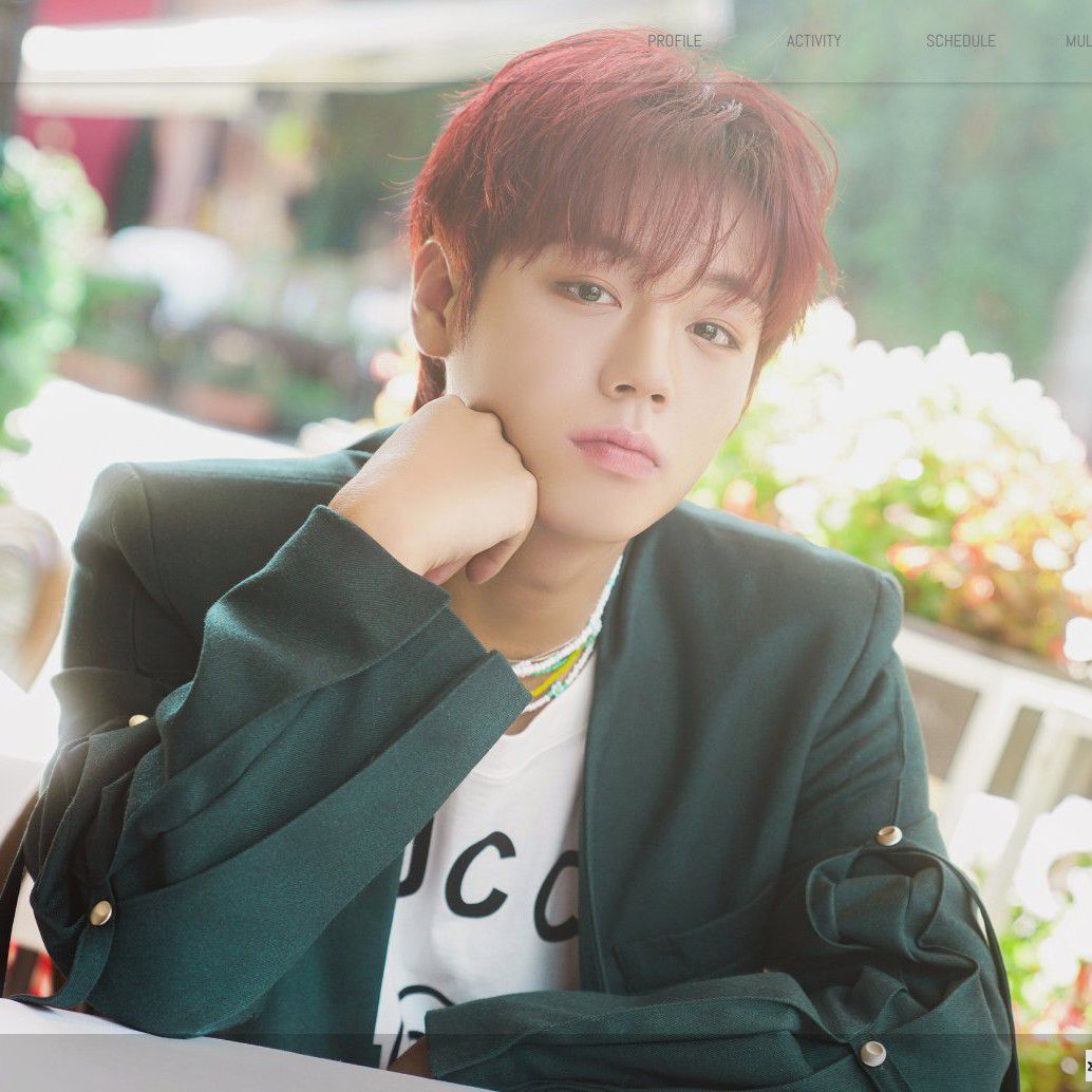 Behind-the-scenes cut of Park Jihoon