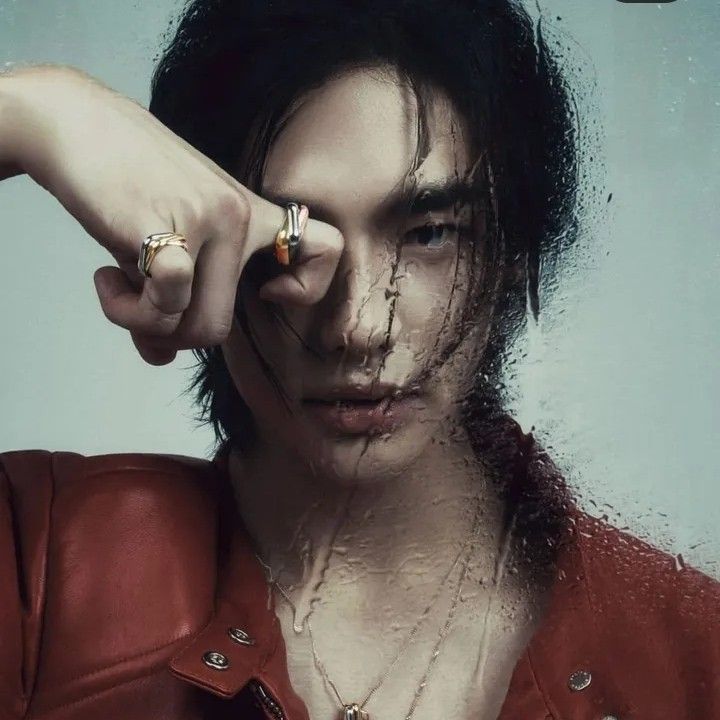 Recent activity shot of HyunJin (Loossemble)
