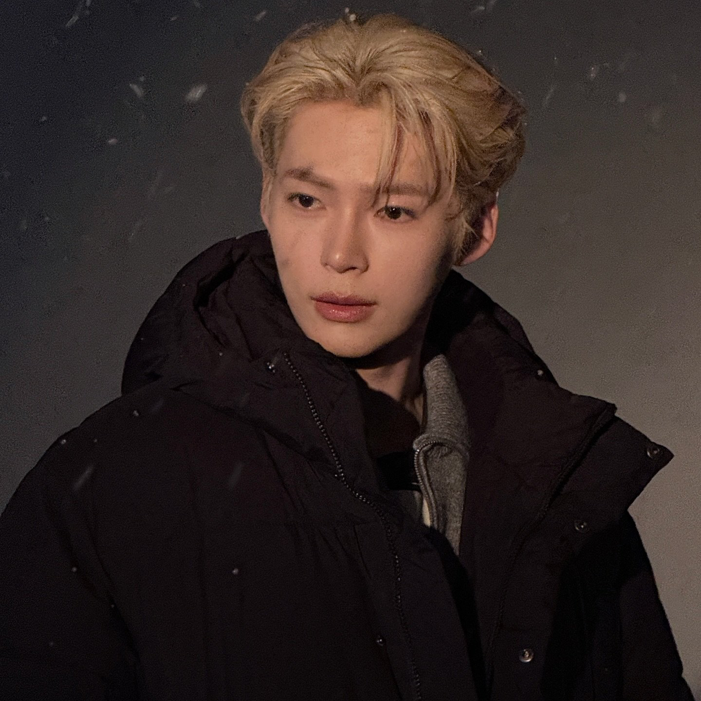 成韓彬 (ZEROBASEONE)的最新活動照片