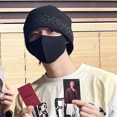 Recent activity shot of Hui (PENTAGON)