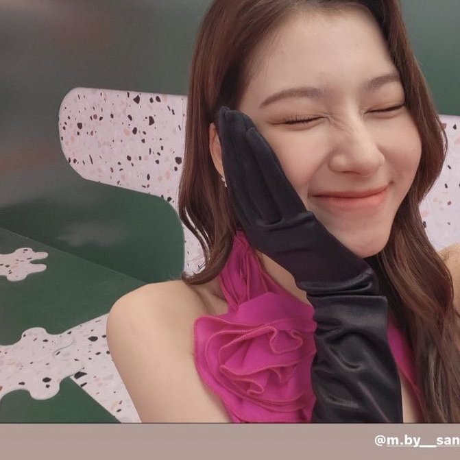 Latest photo of Sana (TWICE)