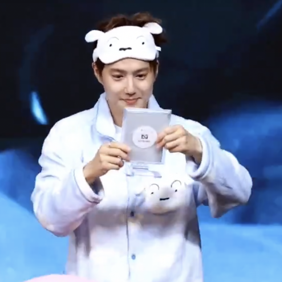 Suho (EXO)的幕后花絮