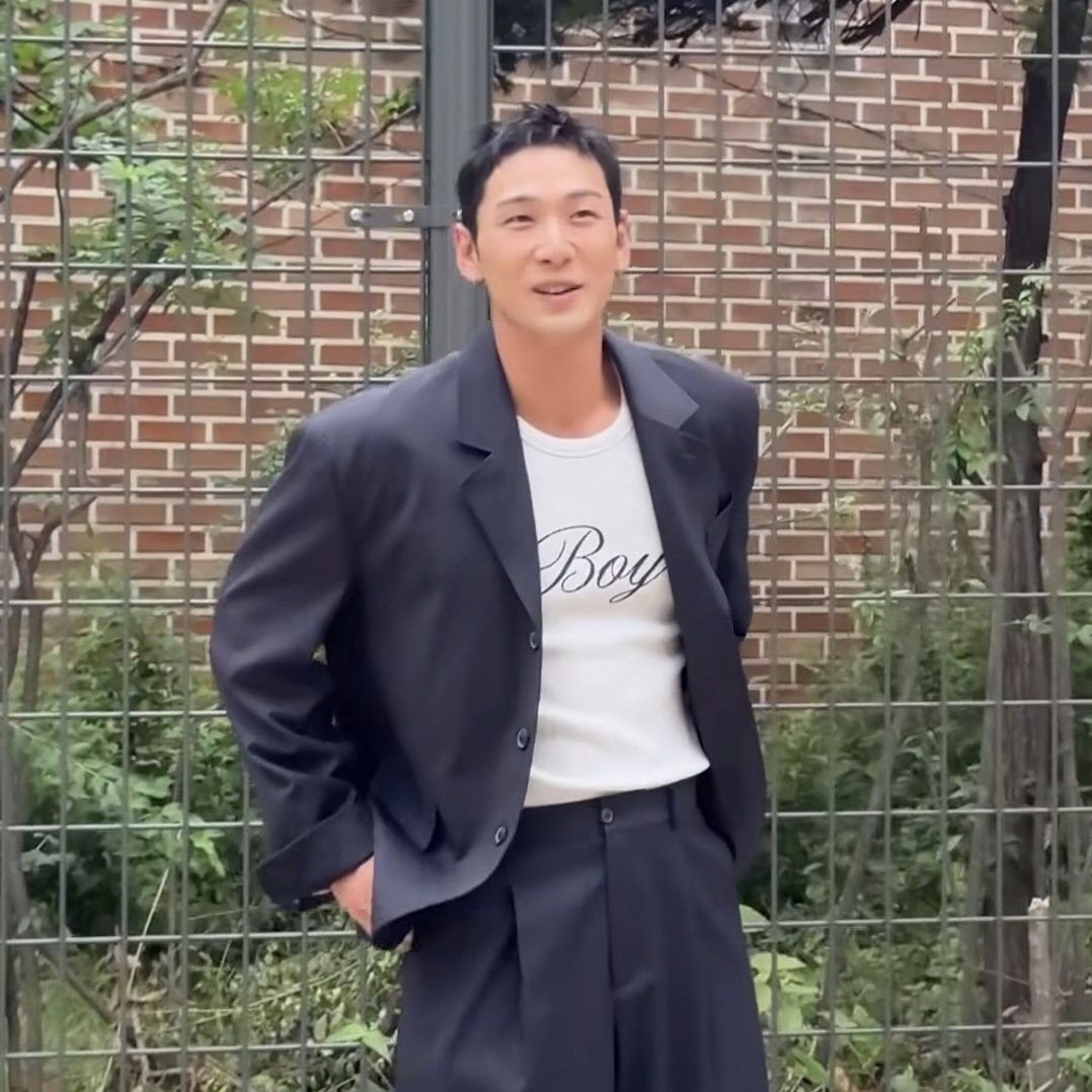 백호 최근 활동샷