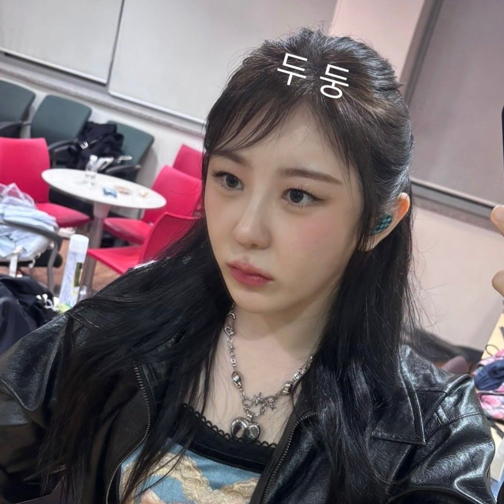 Behind-the-scenes cut of Lee Chaeyeon