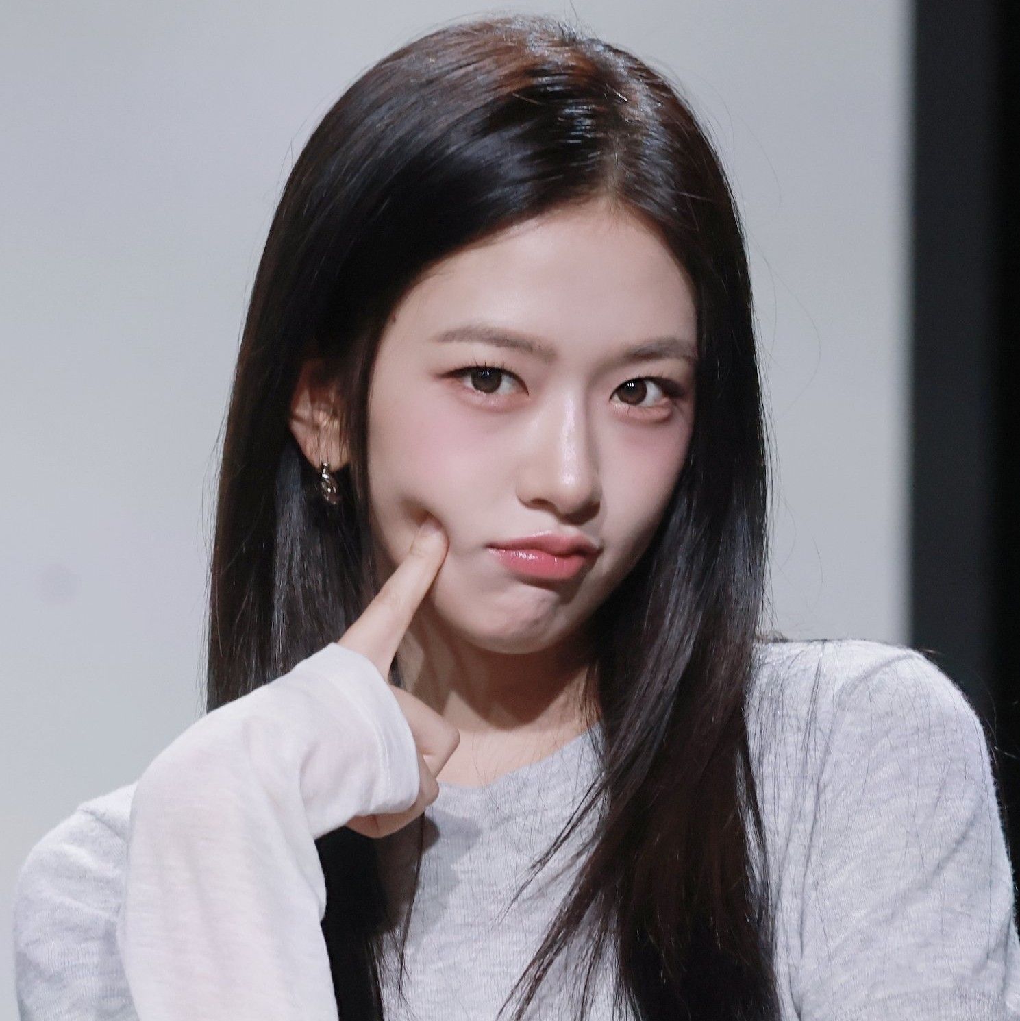 Latest photo of An Yujin (IVE)