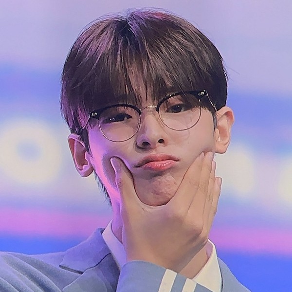 Signature photo of Kang Woojin capturing their charm