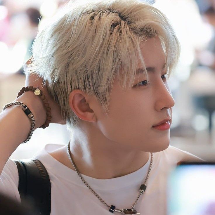 Behind-the-scenes cut of Jinjin (ASTRO)