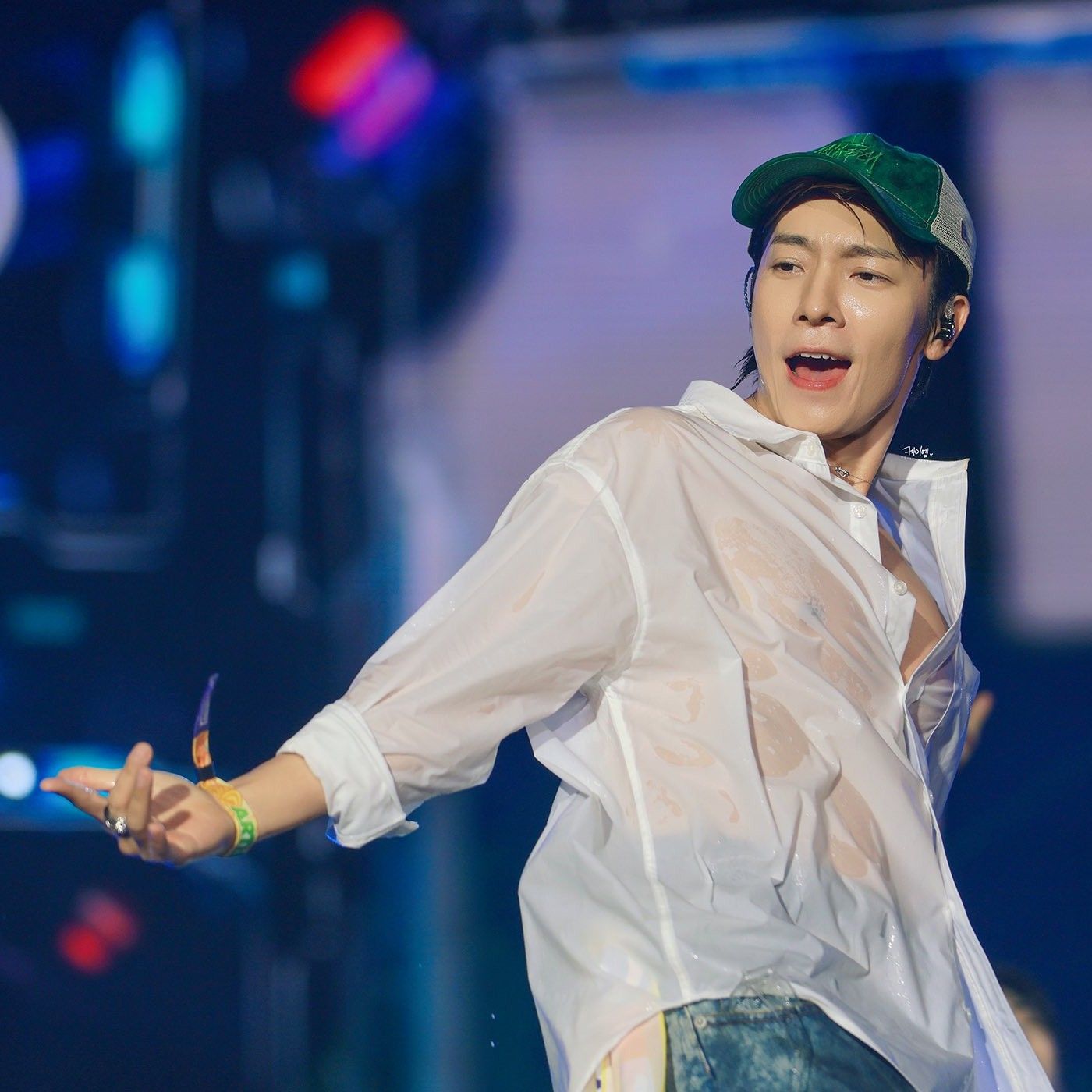 Latest photo of Donghae (Super Junior)