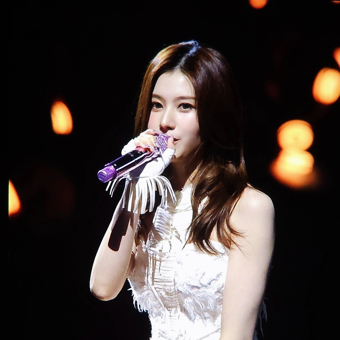 사나 (TWICE) 최근 활동샷