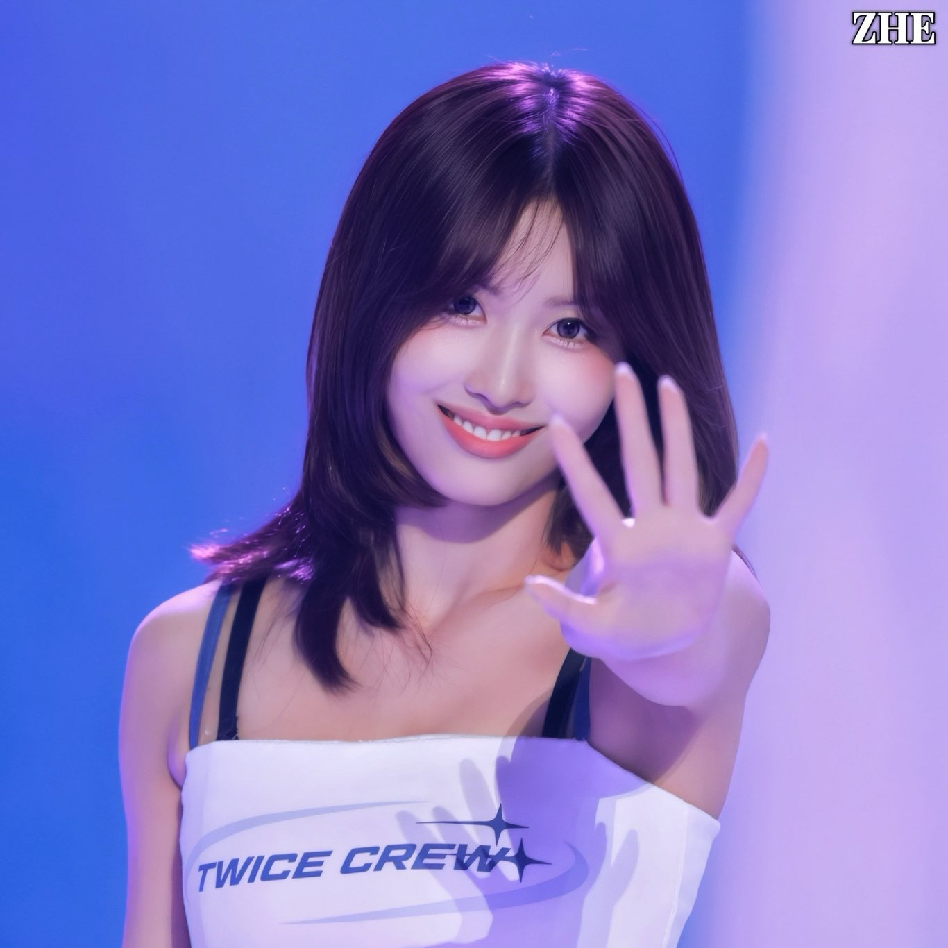 Potret di balik layar Momo (TWICE)