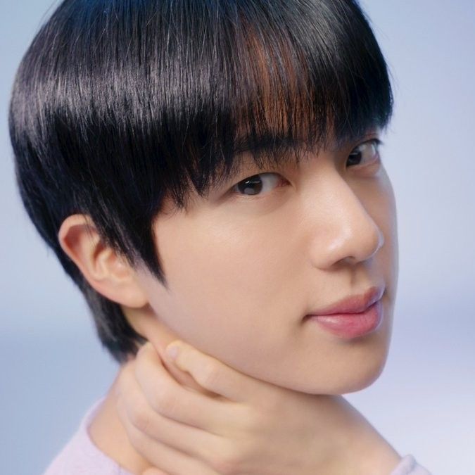 Momen yang diabadikan oleh penggemar Jin (BTS)