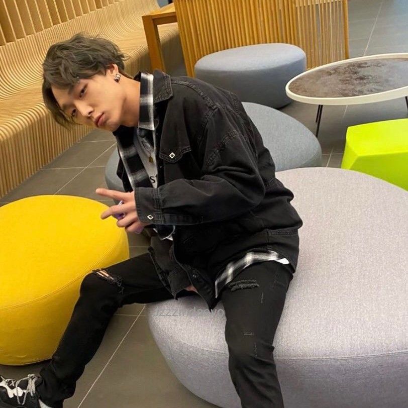 Recent activity shot of BOBBY (iKON)