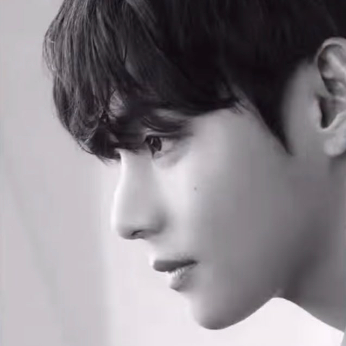 Latest photo of V (BTS)