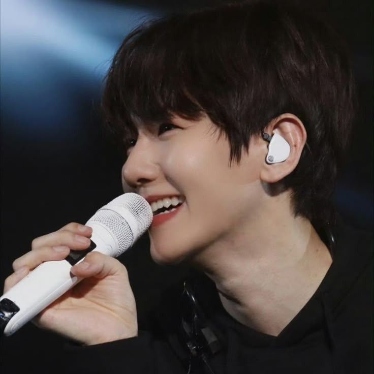 ベクヒョン (EXO)の最近の活動写真