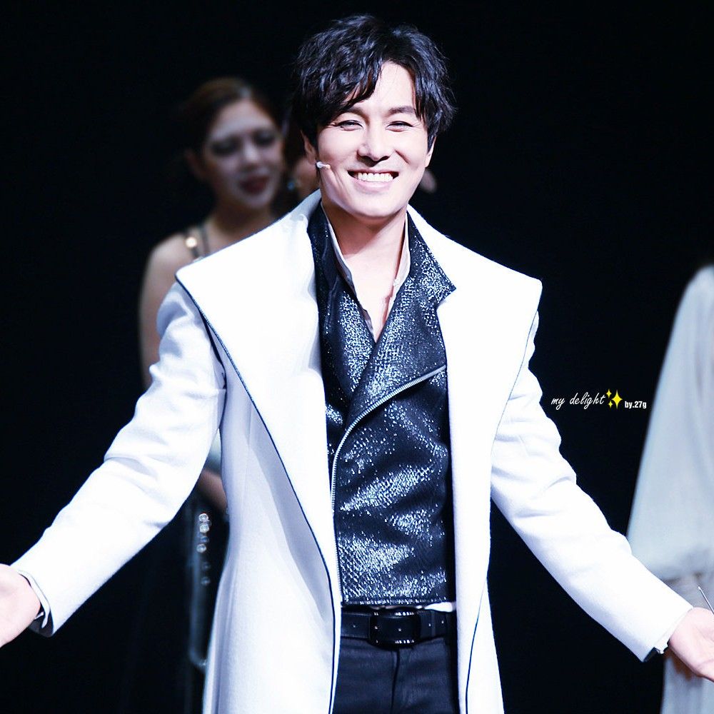 Latest photo of Kim Dongwan (SHINHWA)