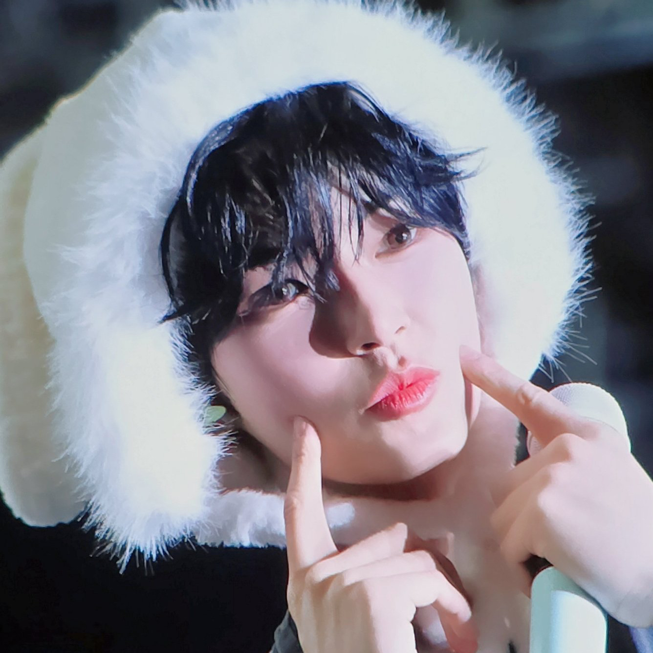 Behind-the-scenes cut of Sung Hanbin (ZEROBASEONE)