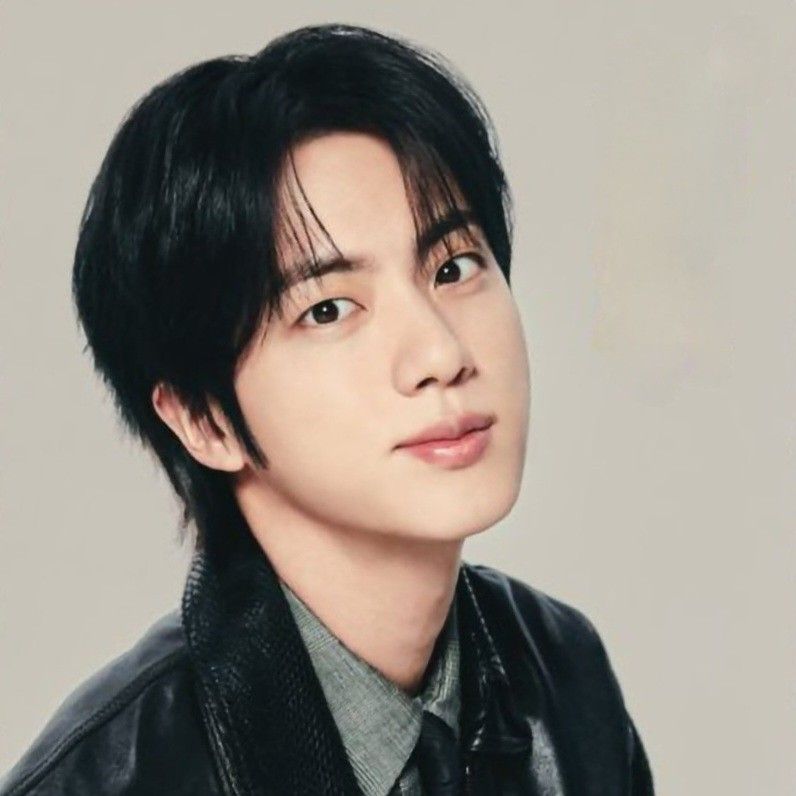 Foto aktivitas terbaru Jin (BTS)