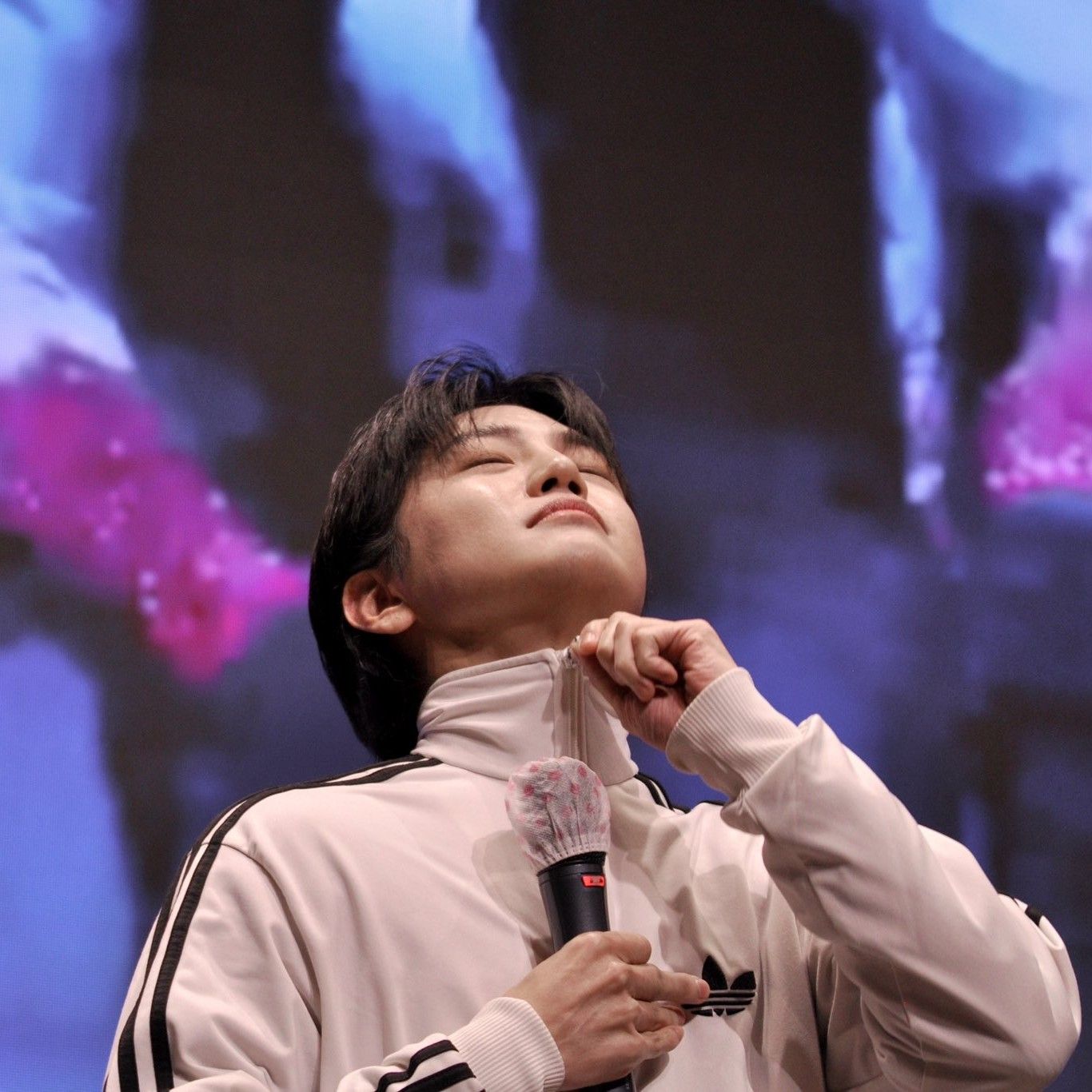 Recent activity shot of Donghun (A.C.E)