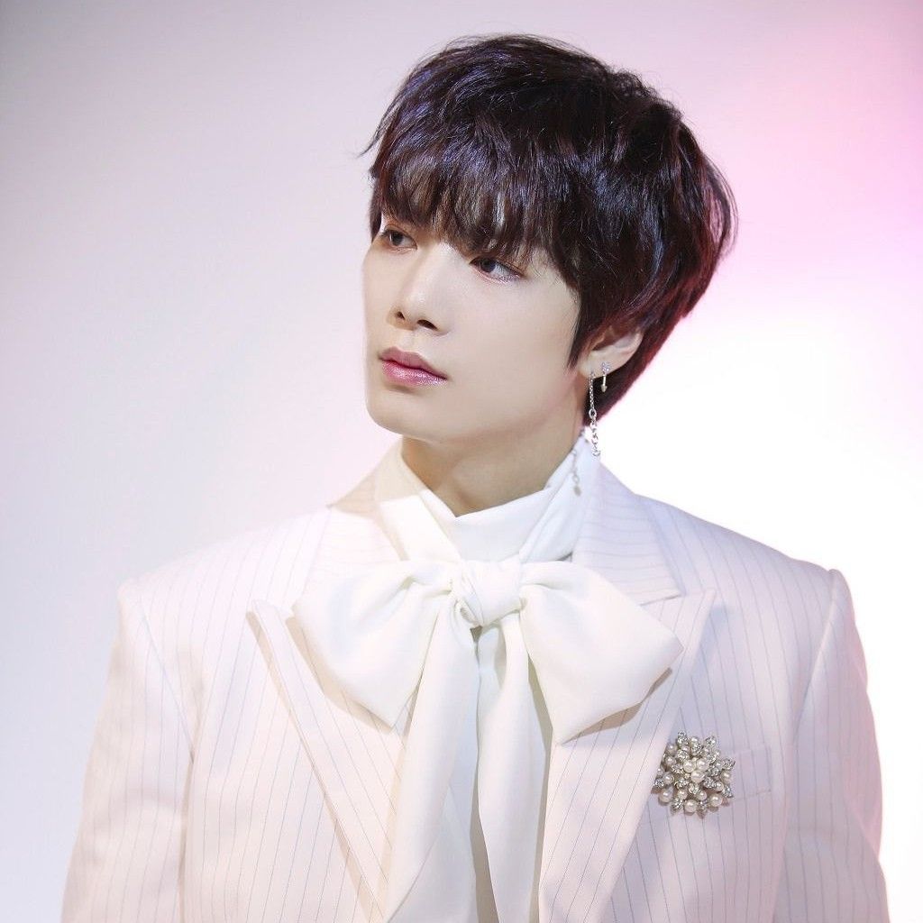 Behind-the-scenes cut of Kim Jonghyeon