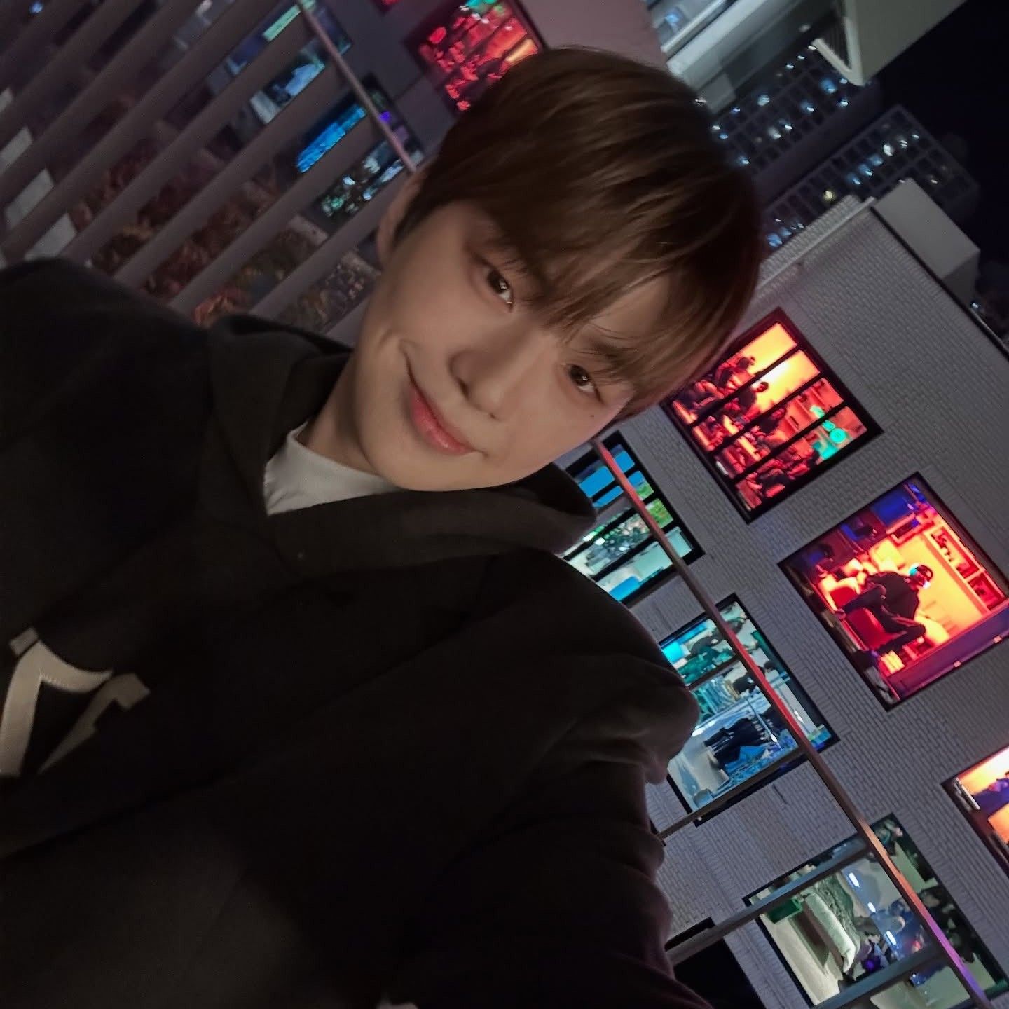 Foto aktivitas terbaru Kang Daniel