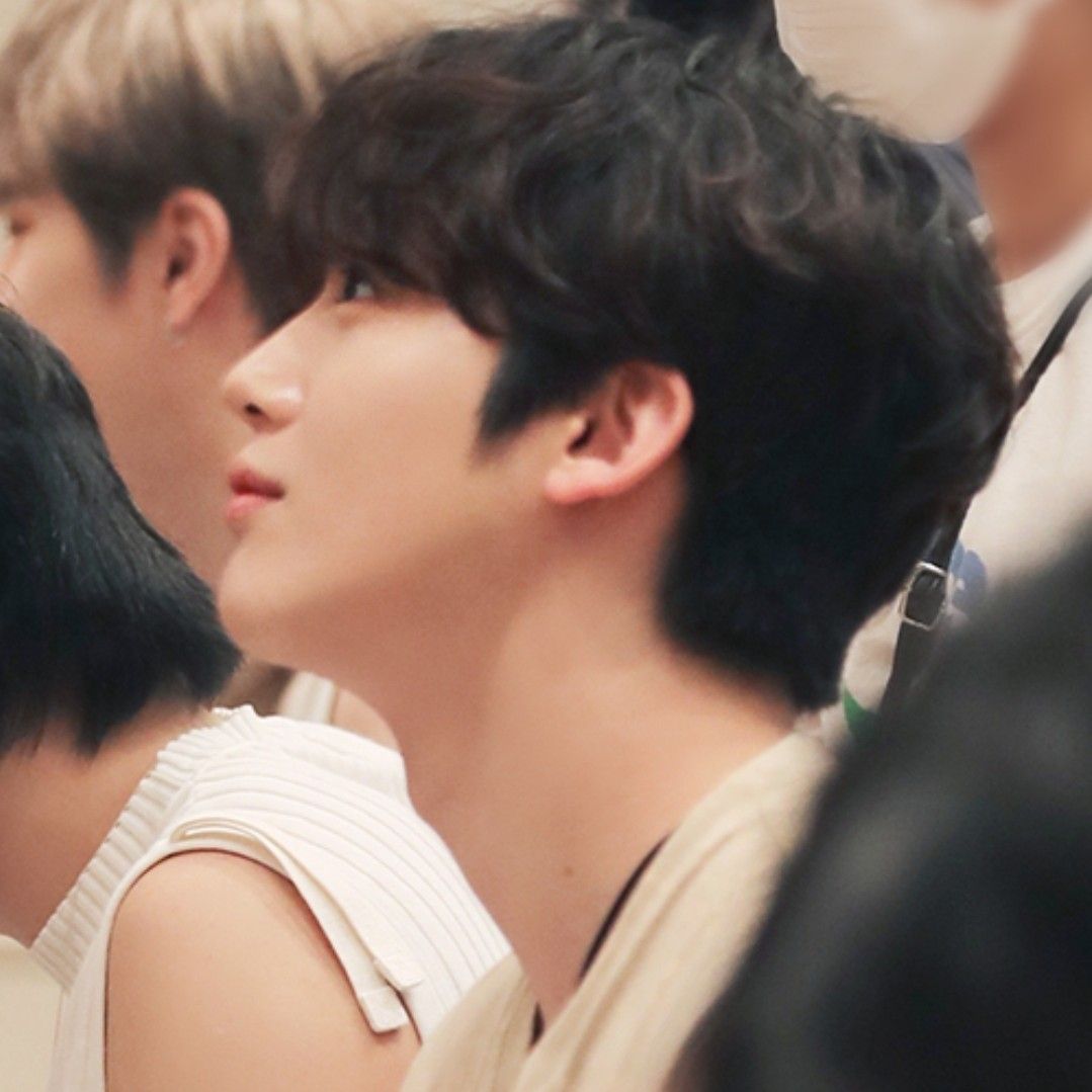 Recent activity shot of Kim Yohan (WEi)