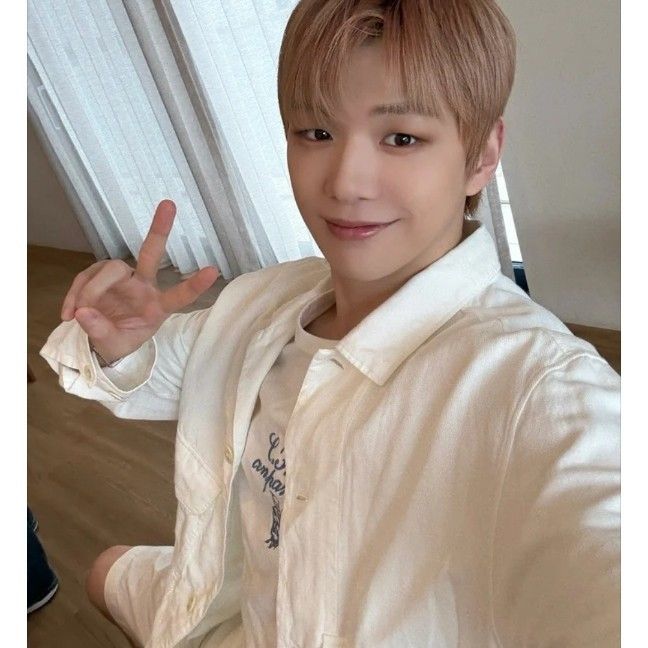 강다니엘의 최신 사진