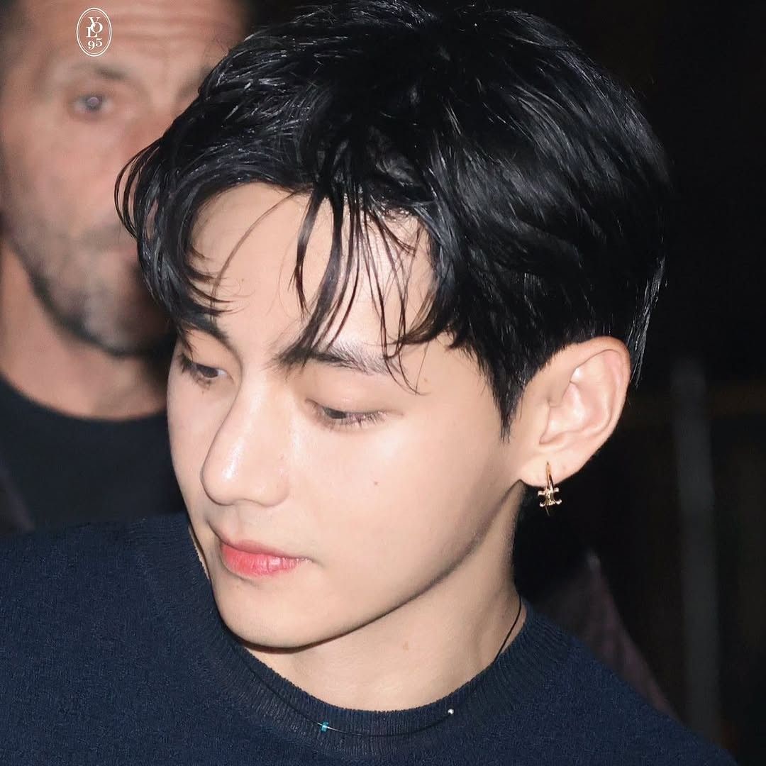 Recent activity shot of V (BTS)
