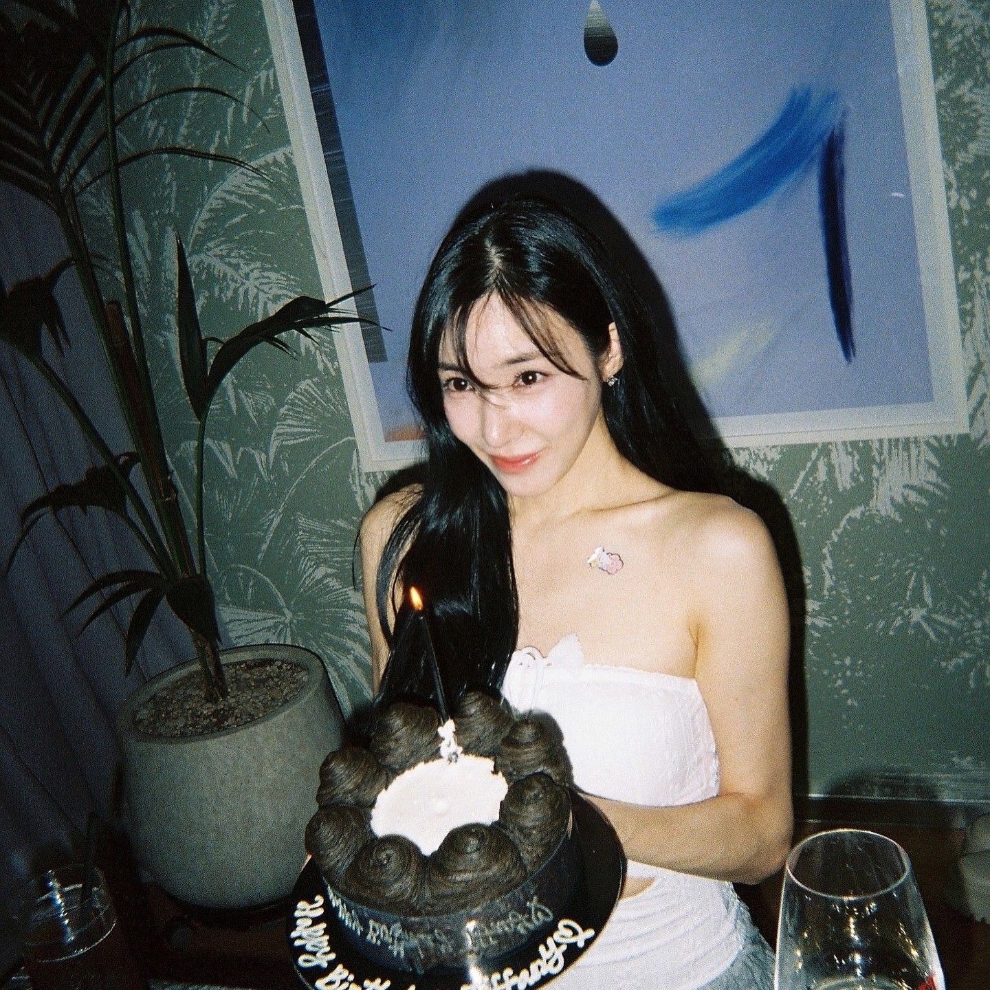 A moment captured by Tiffany Young (Girls' Generation)'s fan