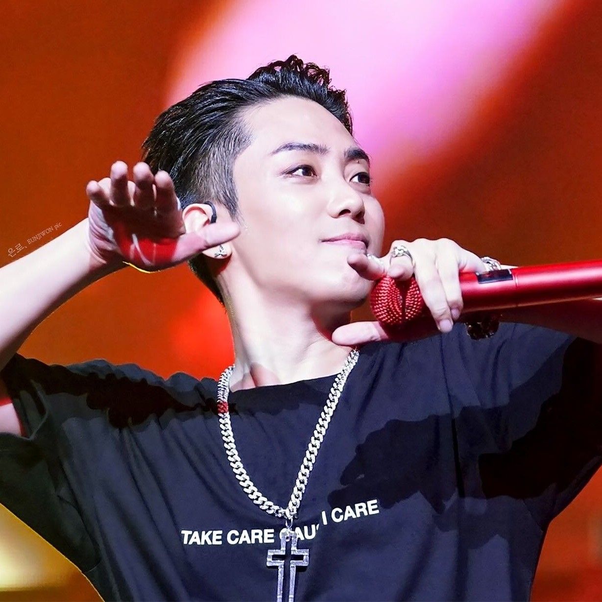 Recent activity shot of Eun Jiwon (SECHSKIES)