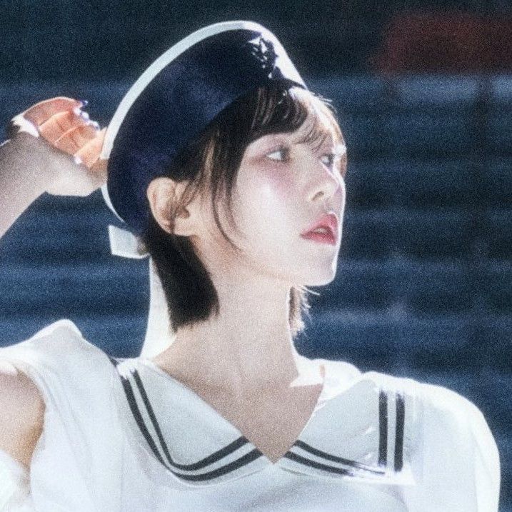 Behind-the-scenes cut of Wendy (Red Velvet)