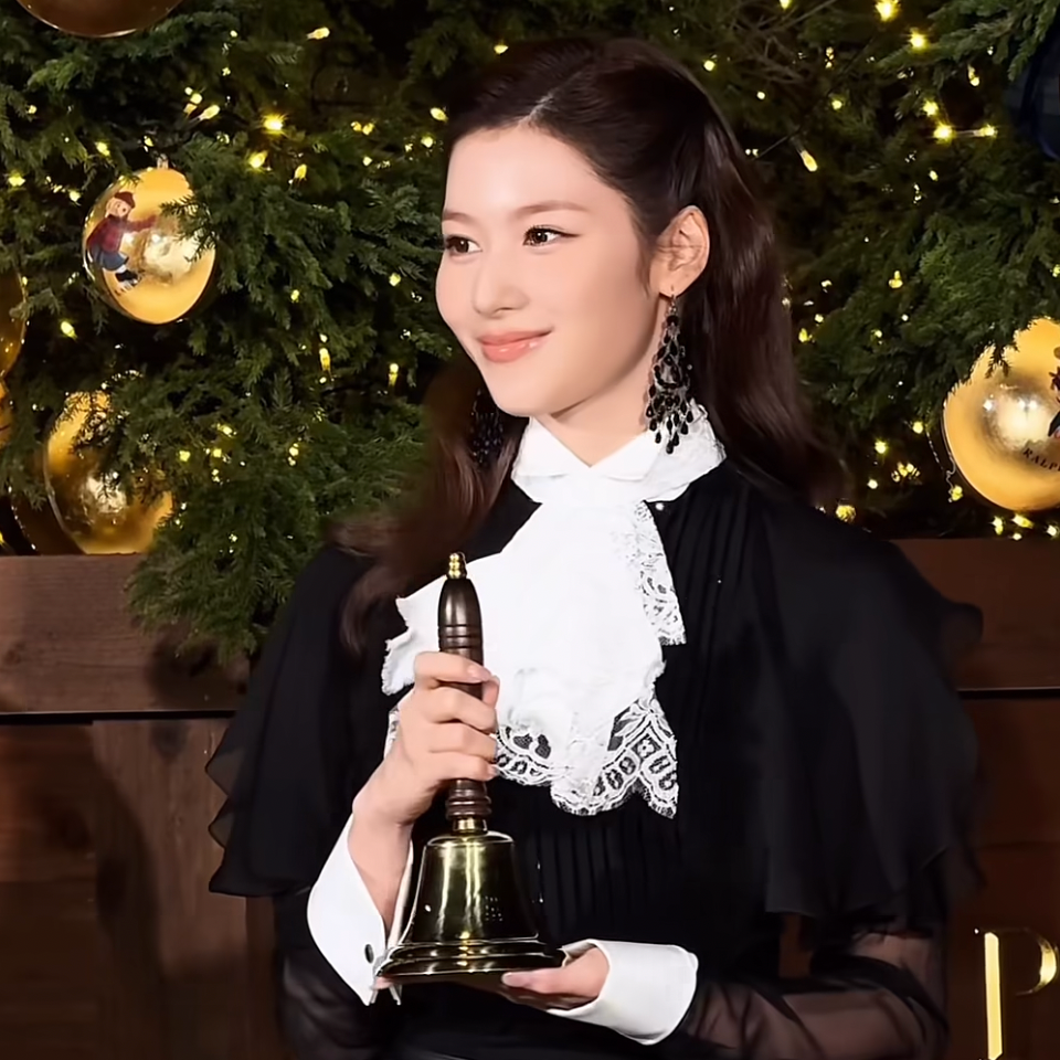 Sana (TWICE)的幕後花絮