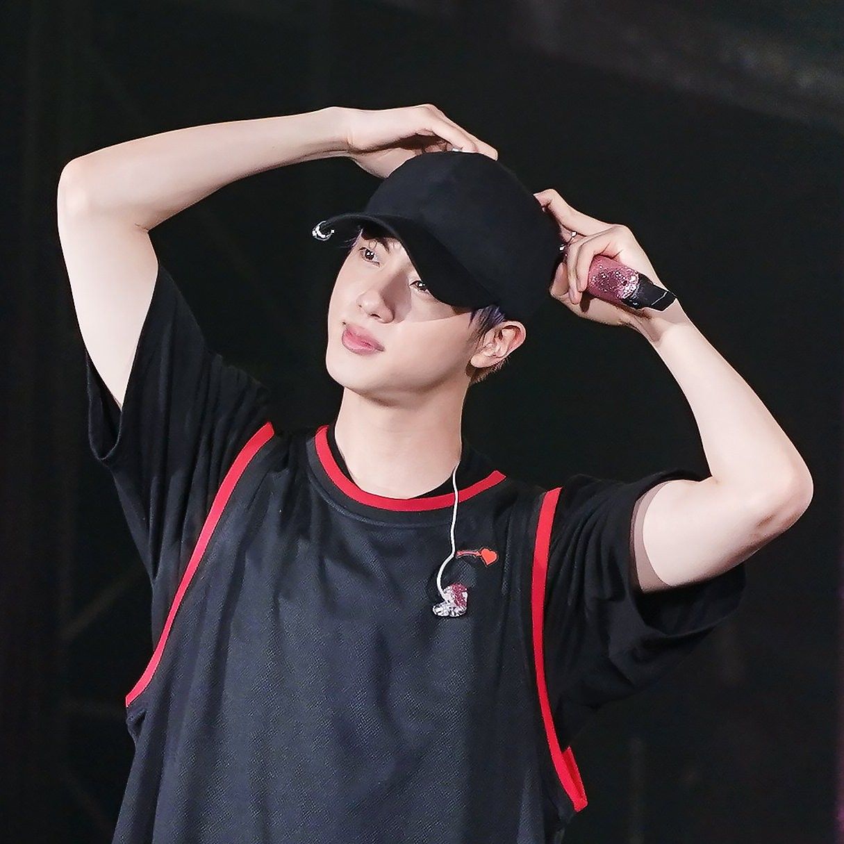 Foto aktivitas terbaru Jin (BTS)