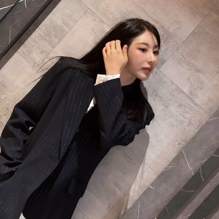 이채연의 비하인드 컷