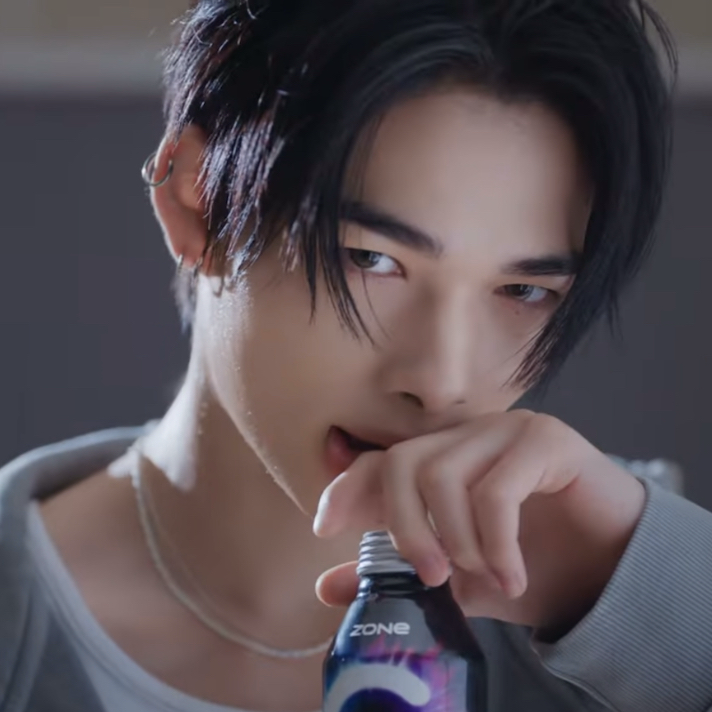 Behind-the-scenes cut of NI-KI (ENHYPEN)