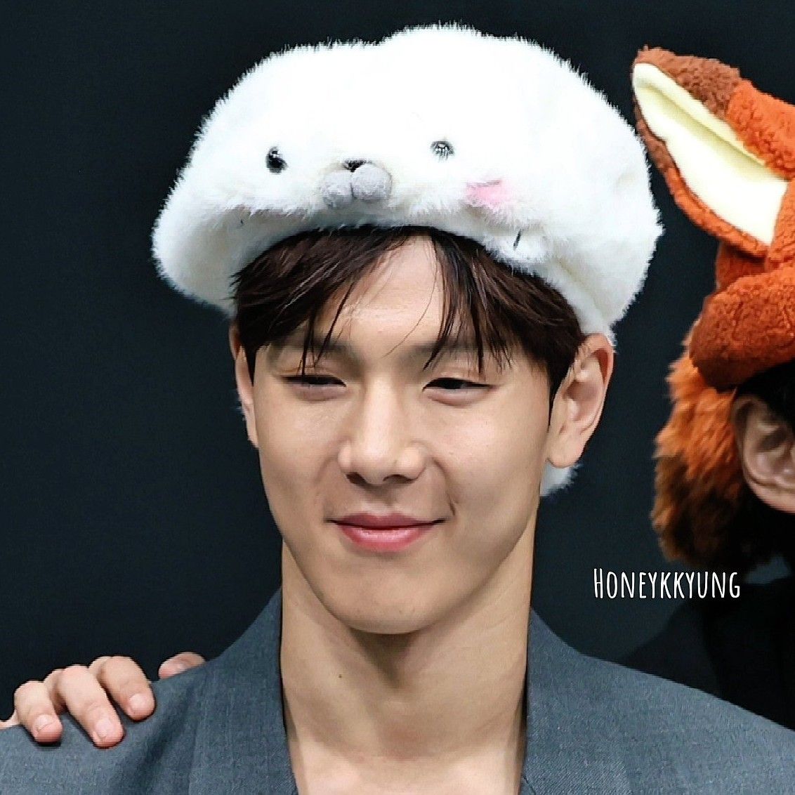 A moment captured by Shownu (MONSTA X)'s fan