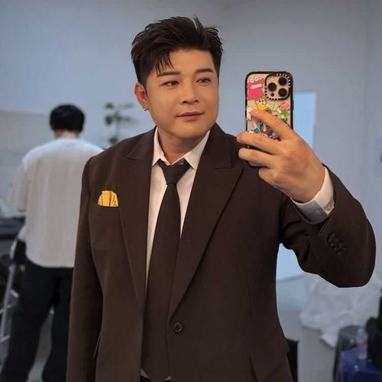A moment captured by Shindong (Super Junior)'s fan