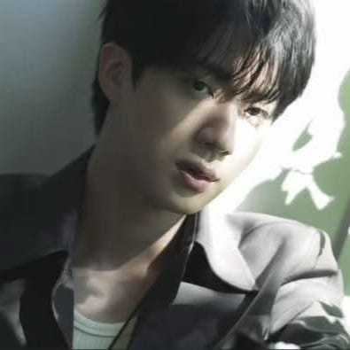 진 (방탄소년단)의 최신 사진